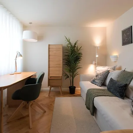 Appartamento Emporium Deluxe 3br W/ Private Parking By Lovelystay *