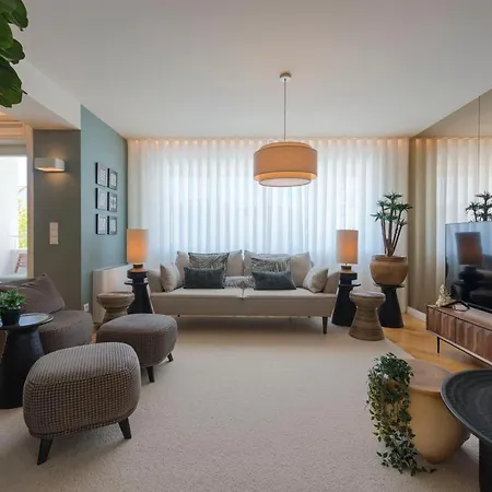 Appartamento Emporium Deluxe 3br W/ Private Parking By Lovelystay
